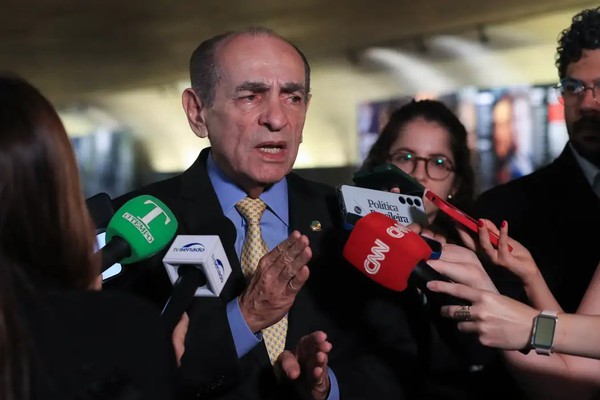 CCJ do Senado aprova fim da reeleição para cargos do Executivo