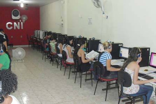 Falta de profissionais faz escola de informática oferecer curso gratuito