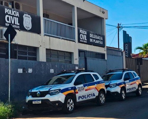 Homem encosta faca na barriga da esposa em Patos de Minas e ameaça: “vou é te matar”