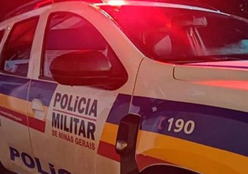 Homem invade casa da ex armado com faca, pisa no ex-cunhado que dormia no chão e acaba dominado
