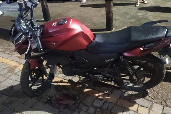 Motociclistas ficam feridos em batida entre duas motos no bairro Nossa Senhora das Graças