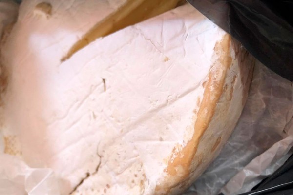 Comércio recusa troca de queijo em Patos de Minas e jovem cobra respeito ao consumidor