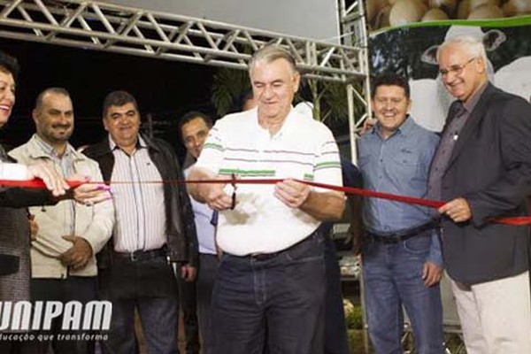 Cerimônia de abertura da Agrofena reúne empresários, autoridades e produtores rurais