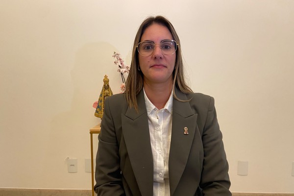 Ex-secretária de saúde quebra o silêncio, nega denúncias de favorecimento e parte para o ataque