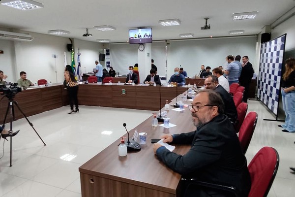 Câmara derruba veto do prefeito Falcão e mantém reajuste salarial de 25,23% para os vereadores