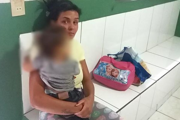 Mulher com filha de apenas 1 ano acaba presa ao tentar levar droga para dentro do Presídio