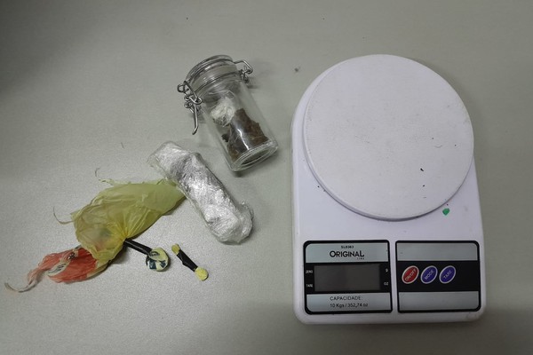 Briga entre irmãos termina com apreensão de drogas no bairro Alto Limoeiro, em Patos de Minas