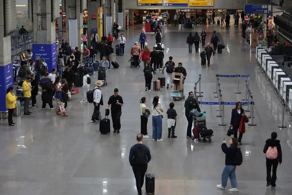 Turismo internacional no Brasil bate recorde em 2025