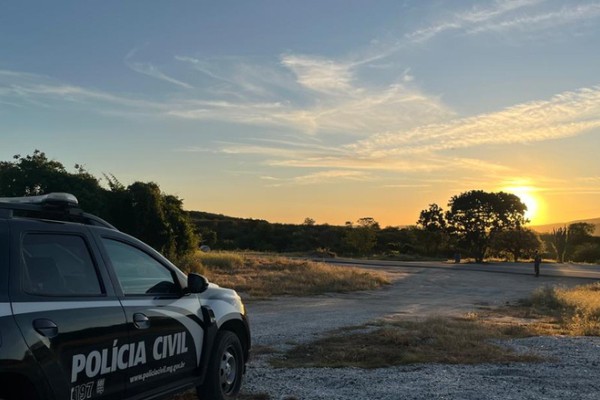 Pai e filho, acusados de matarem jovem em Porteirinha, são presos escondidos em Serra do Salitre