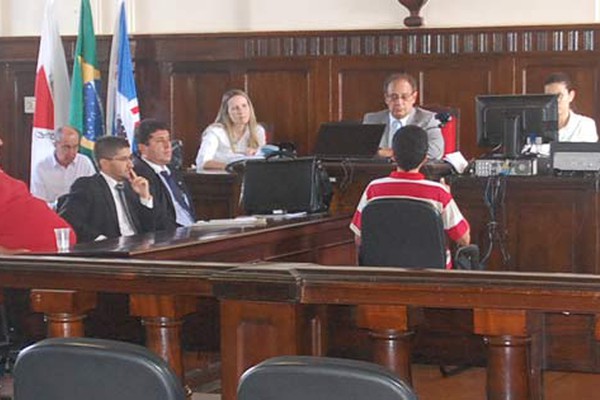 Com os dois réus, justiça começa julgamento do desvio de R$240 mil da Ceasa de Patos de Minas