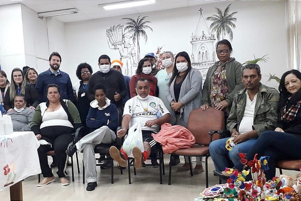 Pacientes são recebidos pelo prefeito de Patos de Minas no Dia de Luta Antimanicomial