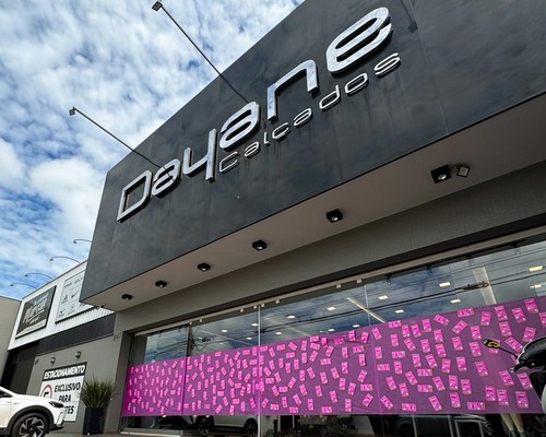 Operação Descontaço Dayane Calcados com até 70% de desconto promete parar Patos de Minas neste sábado