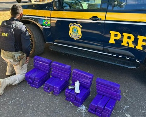 PRF aborda carro em baixa velocidade na BR 365 e encontra porta-malas abarrotado de maconha, haxixe e merla