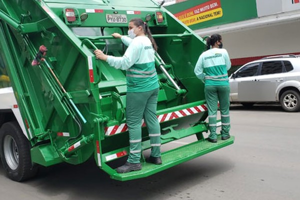 Com equipe feminina, Conserbras e Prefeitura iniciam Coleta Seletiva de lixo em Patos de Minas