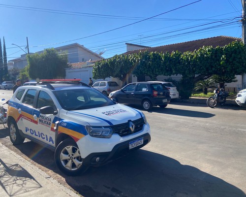 Criminosos invadem casa no Bairro Sobradinho, trancam médico e esposa no banheiro e fogem com caminhonete