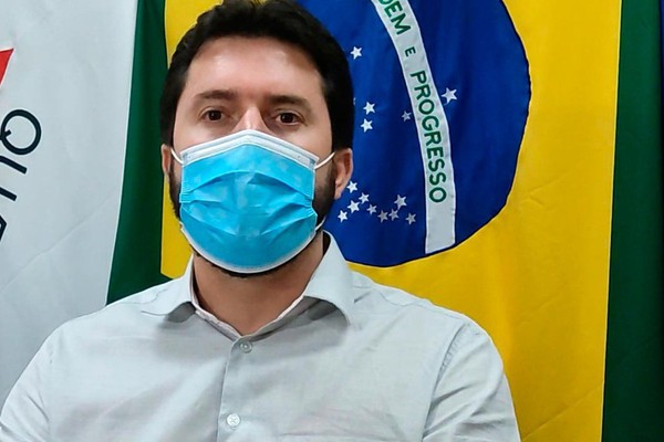 Prefeito anuncia que máscara ao ar livre volta a ser obrigatória em Patos de Minas