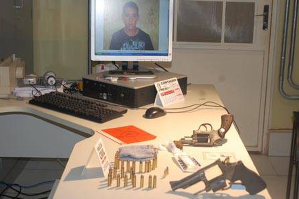 “Operação Valorização II” da PC prende jovem e apreende armas, droga e munições