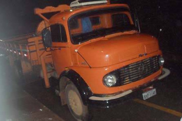 Policiais recuperam caminhão roubado no estado de Goiás em Serra do Salitre-MG