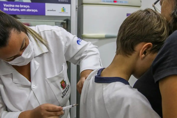 Vacina contra HPV reduz em 58% casos de câncer de colo de útero