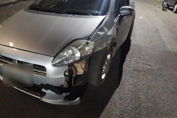 Motorista que admitiu ter ingerido 05 latas de cerveja é preso ao bater em carro estacionado