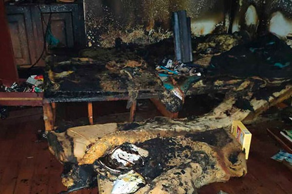 Briga de casal por suposta traição acaba em mais um incêndio a residência em Patos de Minas