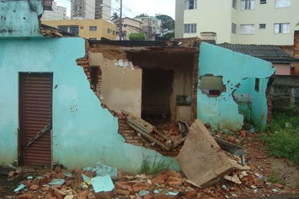 2011 começa com enchentes, deslizamentos e destruição em Patos de Minas