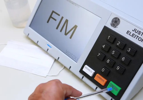 TSE faz novos testes de segurança na urna eletrônica