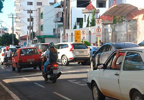 "Deixar veículo morrer" não causará reprovação automática; veja novas regras para tirar a CNH