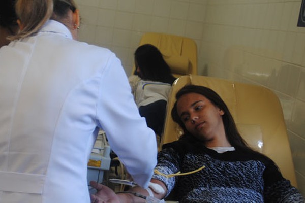 Para ajudar professora, alunos se mobilizam em doação de sangue coletiva em Patos de Minas