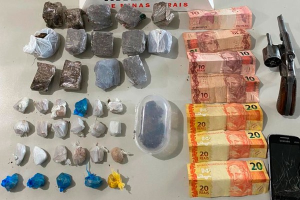 PM aborda residência e encontra drogas, arma de fogo e dinheiro em São Gotardo