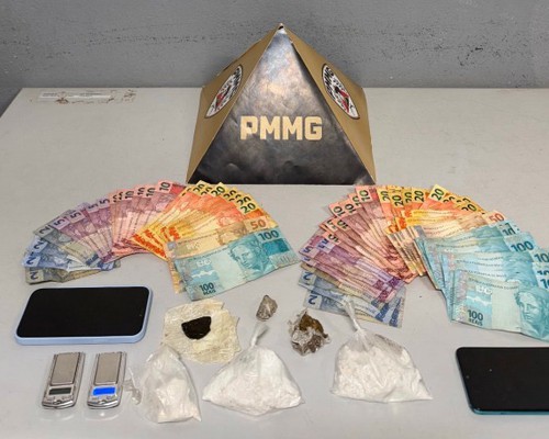 Dupla é presa após fugir da PM em alta velocidade e dispensar pacotes de cocaína na Avenida JK