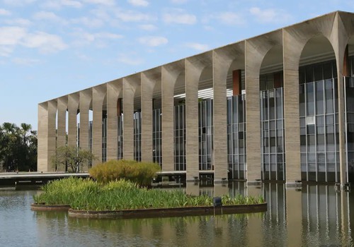 Reunião de emergência no Itamaraty discute invasão da Venezuela