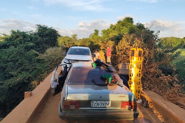 Batida frontal em ponte estreita na LMG 747 deixa 4 pessoas feridas
