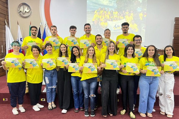 Professores e alunos do Unipam recebem certificados de participação no Projeto Rondon