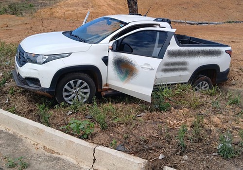 Caminhonete estacionada com chave dentro é furtada em Carmo do Paranaíba