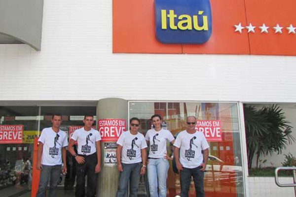 Bancários em greve deixam apenas uma agência em pleno funcionamento em Patos de Minas