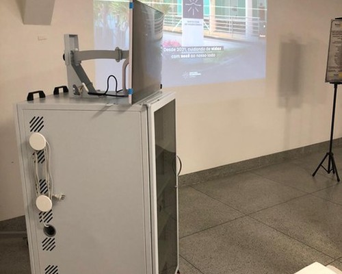 Rotary Club de Lagoa Formosa doa torre de videolaparoscopia à Santa Casa de Patos de Minas