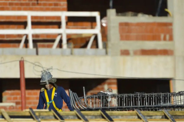 Construção empregou 2,5 milhões e pagou média de 2,1 salários mínimos
