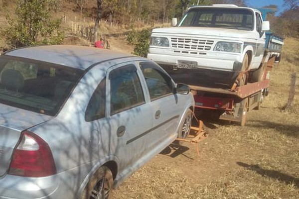 Denúncia leva PM de Lagoa Formosa a veículos furtados em oficina de Patos de Minas