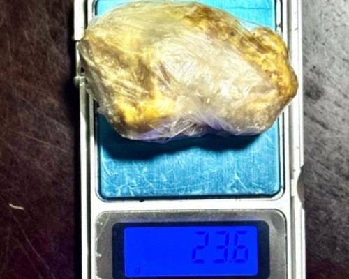 Suspeito de assaltar academia e levar mais de R$ 2 mil é preso com crack após ameaça e resistência