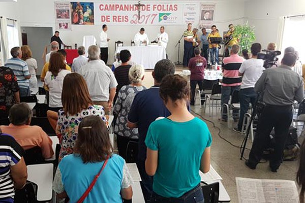 Campanha de Folias de Reis é aberta em Patos de Minas com a missão de ajudar os carentes