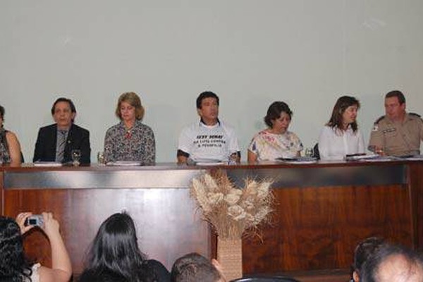 Com senador e autoridades, “Caravana contra a Pedofilia” conscientiza patenses