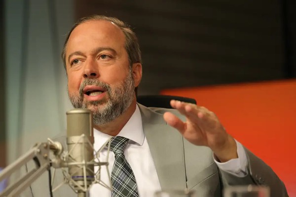 Apagão: ministro diz que houve problema em infraestrutura