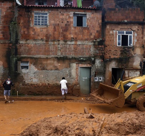 Inmet emite alerta de grande perigo para chuvas intensas em Minas