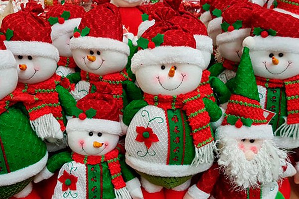 Consumidores patenses correm para as lojas em busca de artigos para a Decoração de Natal