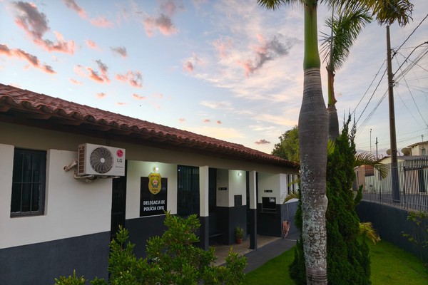 Homem é indiciado por agredir, ameaçar e manter companheiro em cárcere privado em Rio Paranaíba