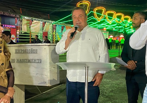 Secretário de Agricultura de MG exalta Fenamilho e afirma que a festa é a maior do estado; veja ao vivo