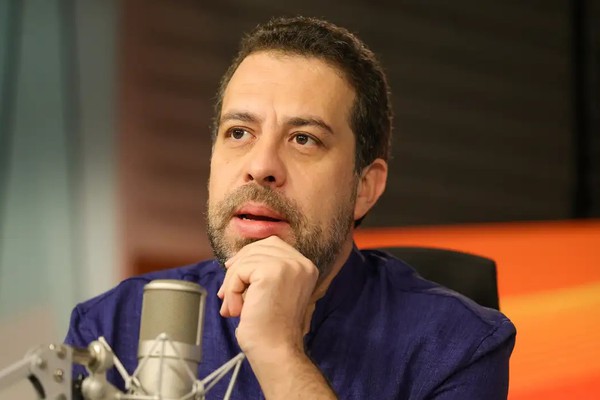 Boulos critica lobbies contra o fim da escala 6 por 1 e o Move Brasil