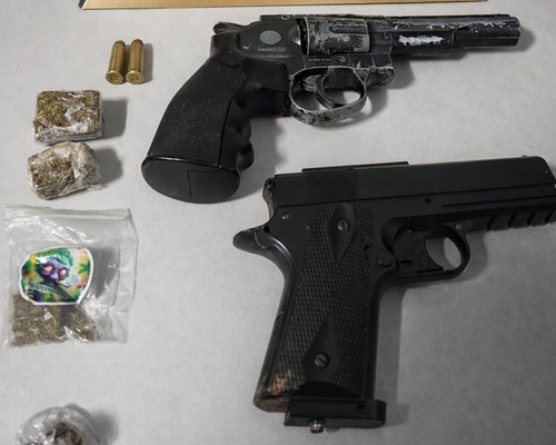 Polícia encerra festa clandestina com menores e apreende arma de fogo e drogas no Alto da Serra