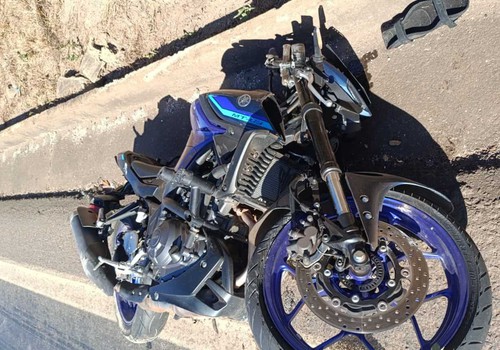 Casal fica ferido após perder controle de motocicleta na BR-365 em Patos de Minas